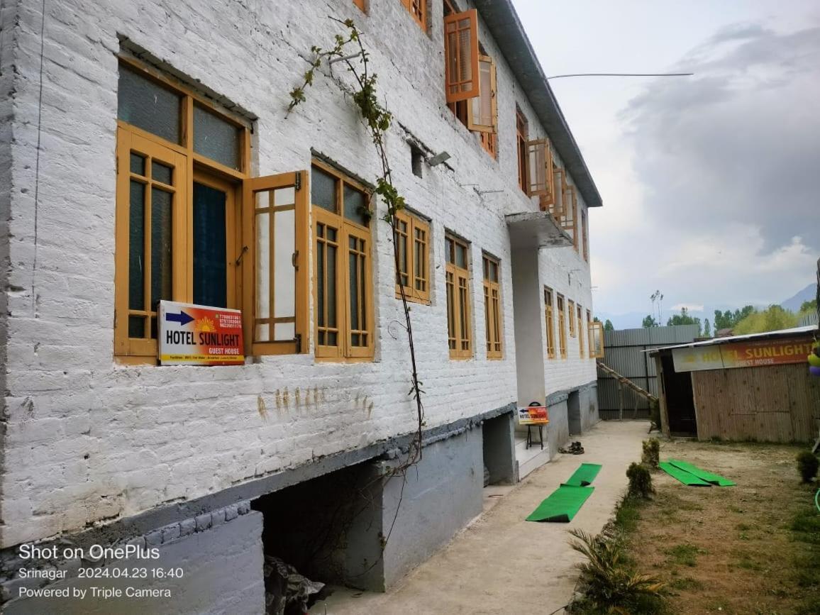 Hotel Sunlight Srinagar Esterno foto