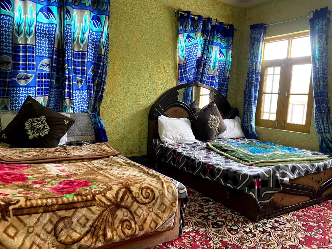Hotel Sunlight Srinagar Esterno foto