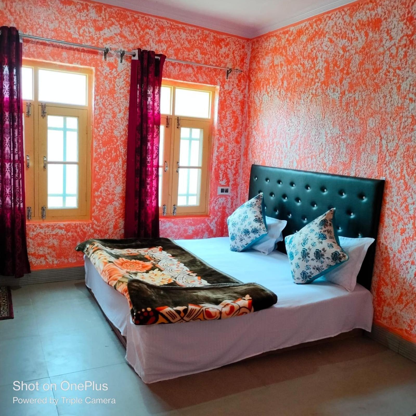 Hotel Sunlight Srinagar Esterno foto