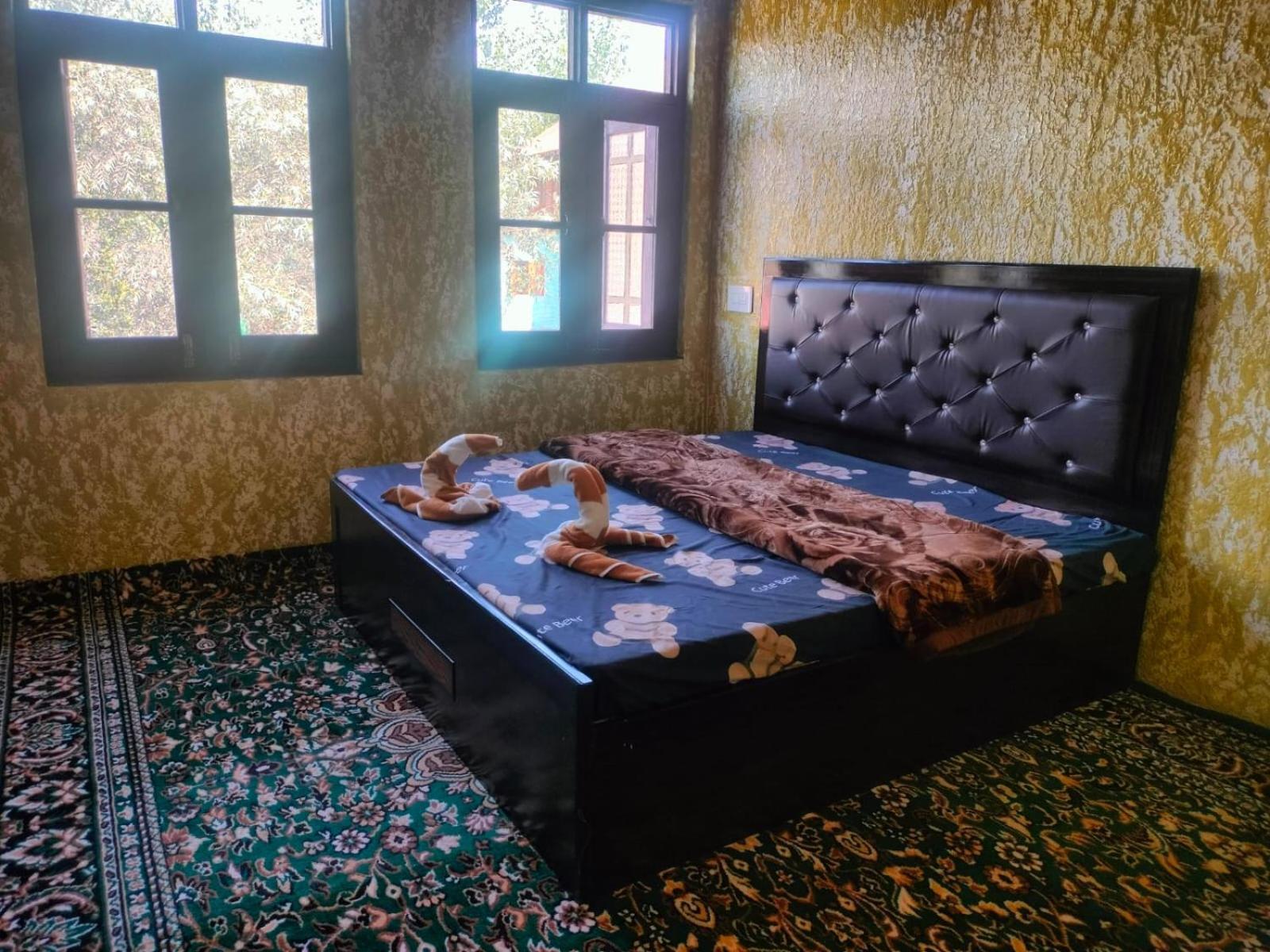 Hotel Sunlight Srinagar Esterno foto