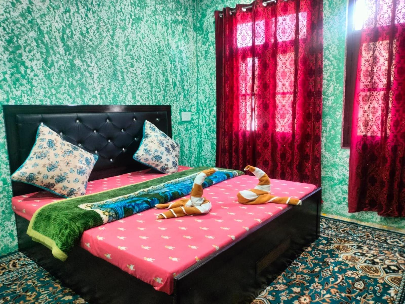 Hotel Sunlight Srinagar Esterno foto