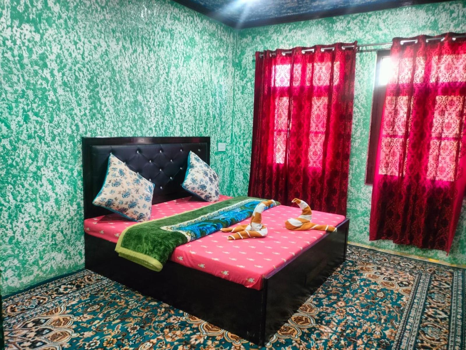 Hotel Sunlight Srinagar Esterno foto