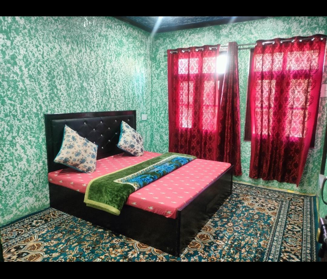 Hotel Sunlight Srinagar Esterno foto