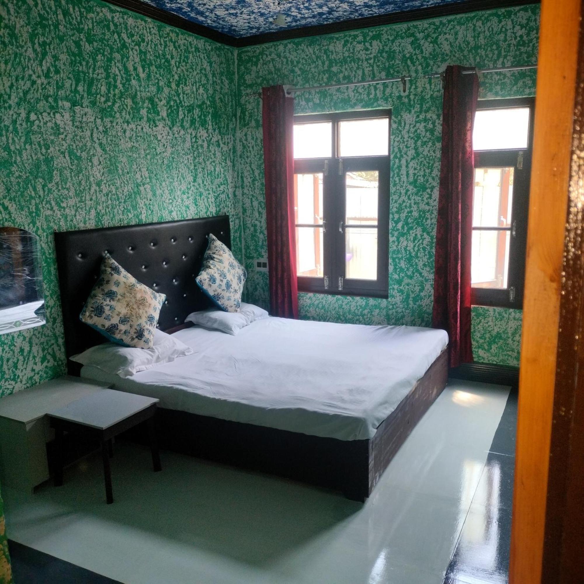 Hotel Sunlight Srinagar Camera foto